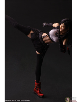 Фигурка Тифа Локхарт (Tifa Lockhart Play Arts Shin)
