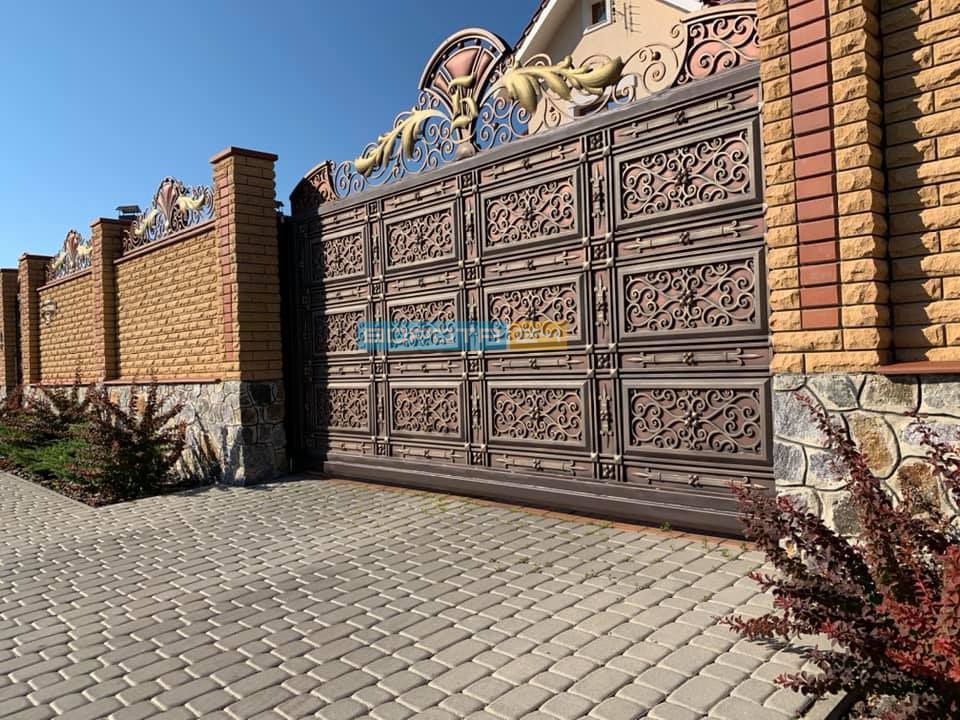 кованые ворота для дома - изготовление откатных конструкций с ковкой virobnitstvo parkanIv zI stalI-suchasnI parkani dlya zamIskogo budinku