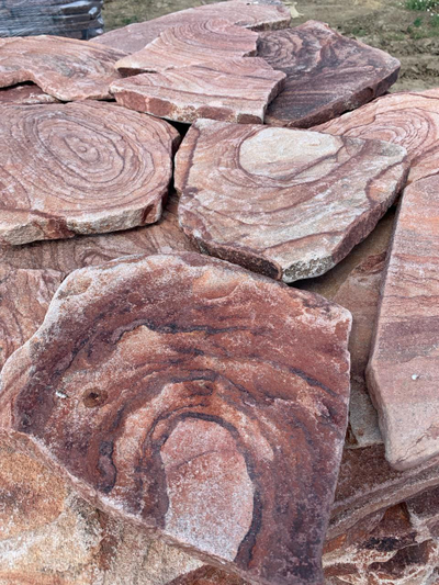 Камень плитняк малиновый галтованный