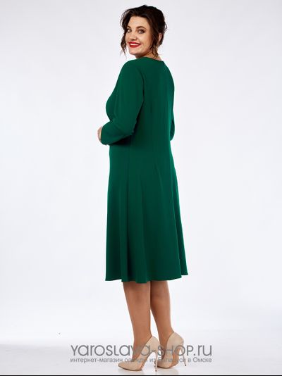 Стильное трикотажное платье зеленого цвета