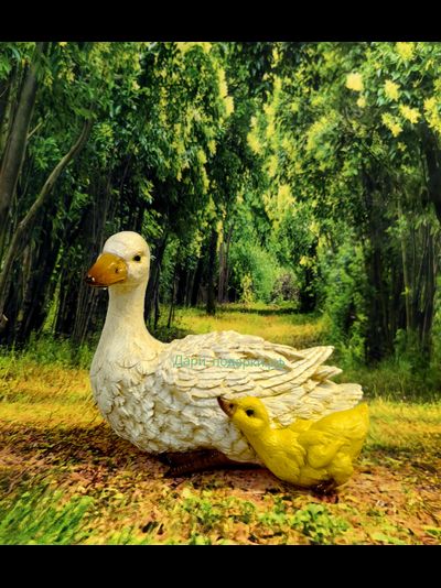 Гусь с гусёнком 30*25см    0,8кг   полистоун Россия 1149/012677*