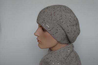 bezheviy-zhenskiy-vyazaniy-sharf-s-payetkami-vizio-italiya-6943