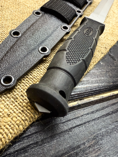 Тактический нож Страйт сталь AUS 6, рукоять резина, ножны ABS