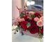 Композиция из красных и розовых роз в ящике для Мамы