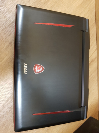 MSI GT75 TITAN 8RG-052RU ( 17.3 FHD 120Hz I7-8750H GTX1080(8Gb) 16Gb 1TB + 512SSD )