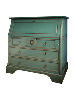 Комод - секретер с откидной столешницей.