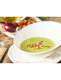 Гороховый крем- суп с жареным беконом