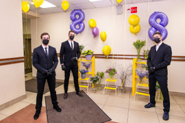 Оформление коридоров к 8 марта в бизнес центрах