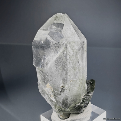 Горный хрусталь с включениями хлорита. Северная Осетия. 40*25*20мм