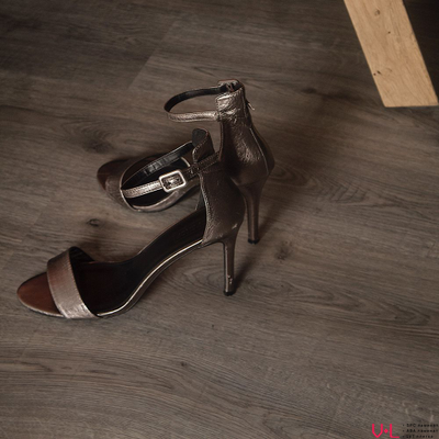 SPC ламинат Respect Дуб Престиж 4211 43 класс толщина 5 мм с фаской и подложкой замковый 2.2448 м2