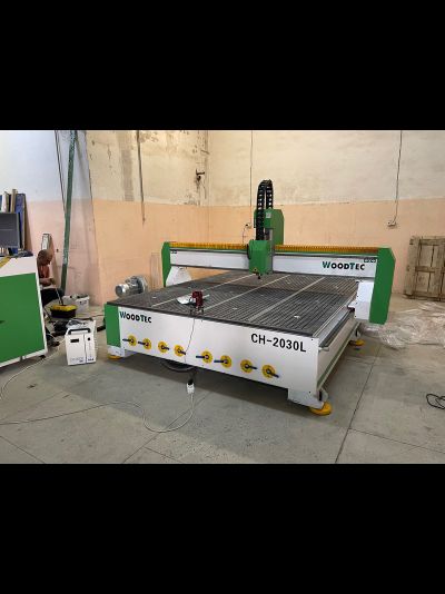 Фрезерно-гравировальный станок с ЧПУ WoodTec CH 2030L