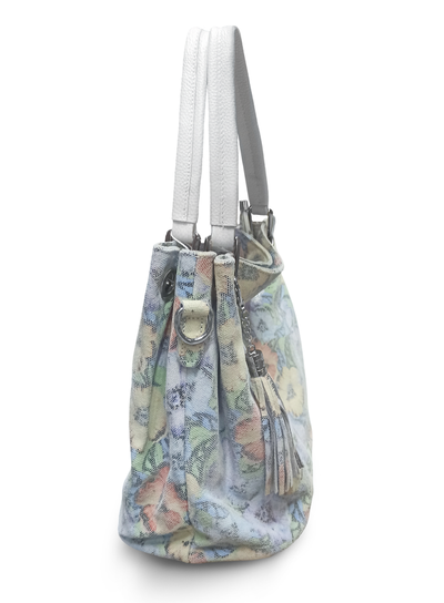 (Артикул: 9940/1/52) СУМКА ЖЕНСКАЯ, СРЕДНЕГО РАЗМЕРА, НАТУРАЛЬНАЯ КОЖА С ЛАЗЕРНОЙ ОБРАБОТКОЙ "ЦВЕТЫ НА ГОЛУБОМ ФОНЕ", С БЕЛЫМИ РУЧКАМИ, С ПЛЕЧЕВЫМ РЕМНЕМ