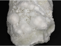 Окенит, сферолиты, Индия (90*57*35 мм, 217 г) №36077