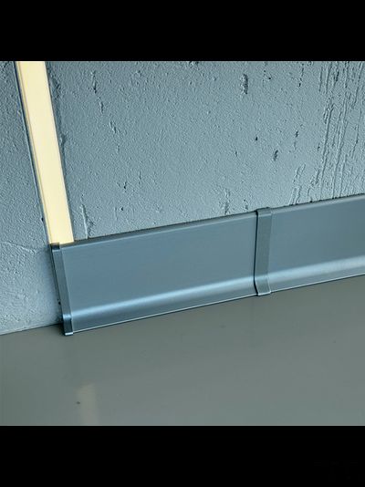 Плинтус SYMETRIC L- образный Анодированный серебро