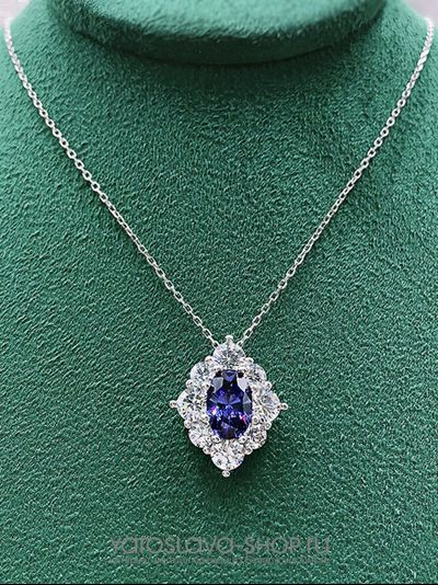 Цепочка с подвесом ромбовидной формы с голубым кристаллом