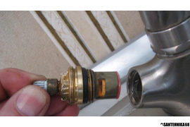 Установка, замена смесителя на кухне или в ванне