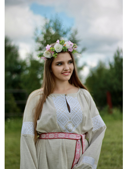 plate-v-slavanskom-stile-makos-svetlaya-3