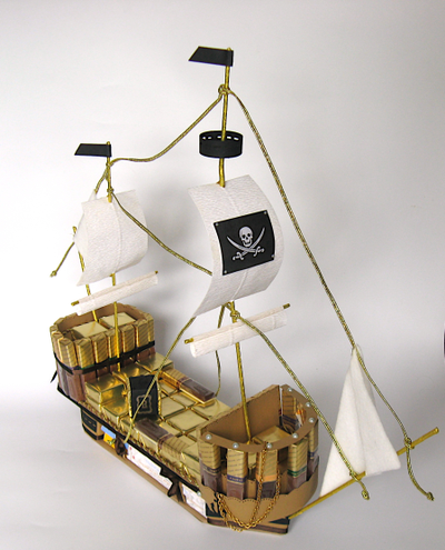 Корабли из конфет - подарок на заказ