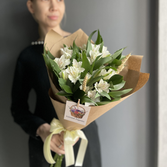 БУКЕТ ИЗ БЕЛЫХ АЛЬСТРОМЕРИЙ - ( АРТ 12)
