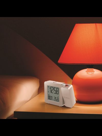 Проекционные часы-будильник Oregon Scientific RM338PX-W