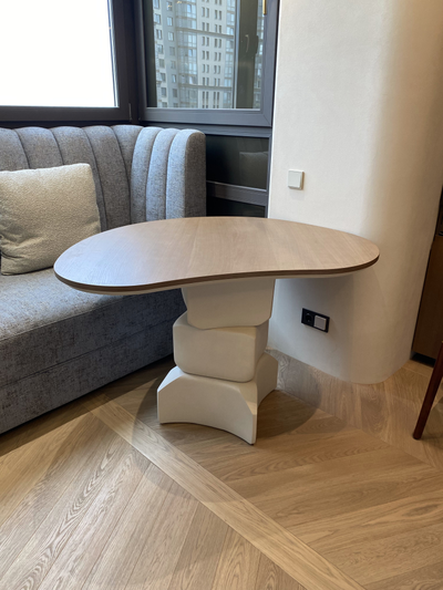 Столик "Tris Forte" с основанием из гипса и столешницей из МДФ