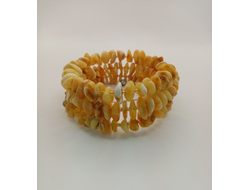 Браслет тройной на пружине из матового янтаря 20г