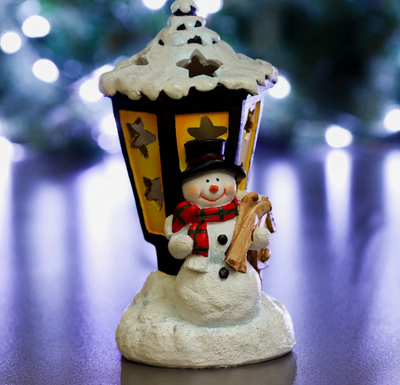 Новогодний сувенир с подсветкой "Снеговик и фонарь" 10х10х18см