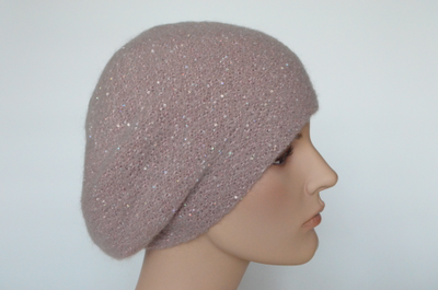 Светло - розовый вязаный женский берет Визио Италия 6997