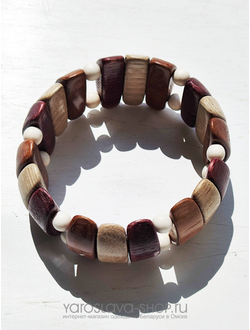 М-144. Браслет ноготки шарики из разных пород дерева.