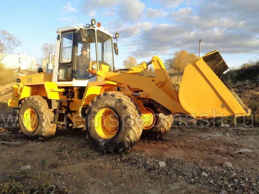 Фронтальный погрузчик Амкодор 333, после капремонта.