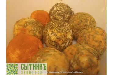 Домашний сыр из козьего молока в шариках в чесноке