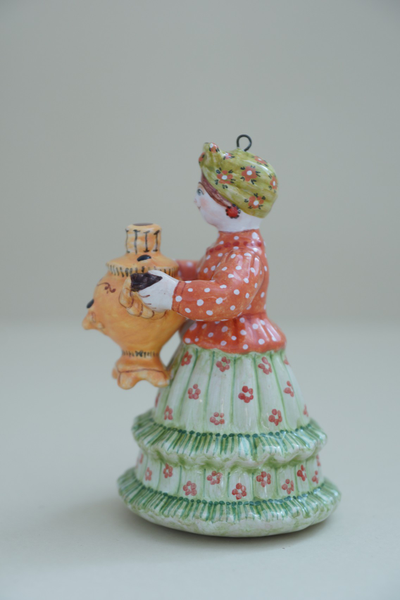 Хозяюшка с самоваром