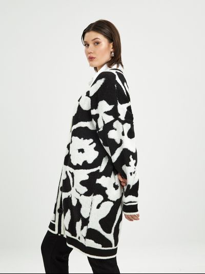 Вязаный кардиган с чёрно-белым узором