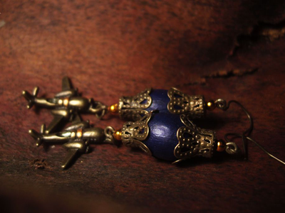 Благотворительность. Серьги "Ветер крепчает" с самолётиками