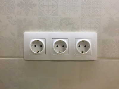 Розетки и выключатели Legrand ETIKA