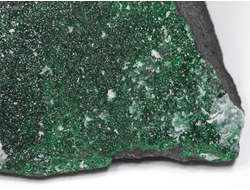 Уваровит кристаллы на породе, Урал (94*87*55 мм, 812 г) №25871