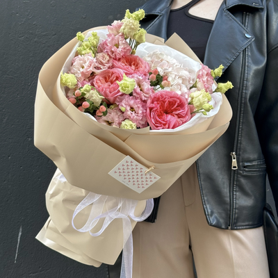 Розовый шлейф