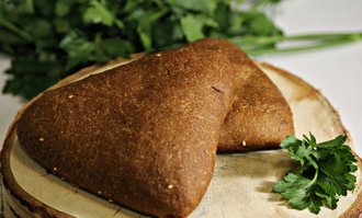 Пирожок ржано-пшеничный с морковью (100 гр)