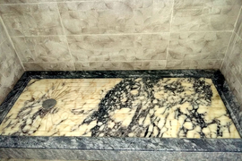 Душевые поддоны из мрамора