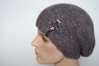 Vizio Италия 6926 берет с украшением серый с розовым