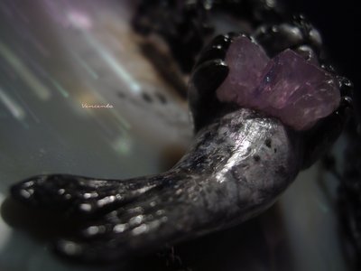 "Сияющий Тюлень Пака", волшебное колье с аметистами (северная коллекция украшений)