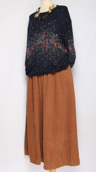 Джемпер ХЛОПОК "РОССЫПЬ ЦВЕТОВ" L-857  шоколад, т.синий до р.52