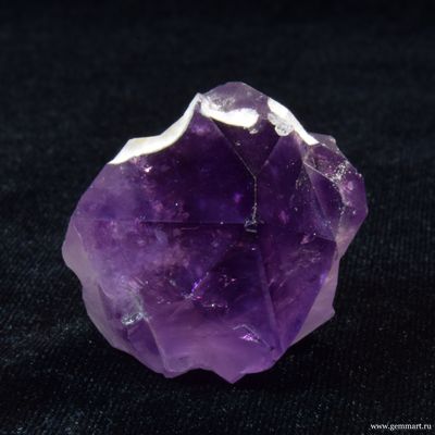 Аметист - кристалл с включениями