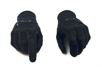 Кисти в тактических перчатках (26038R) - Easy & Simple