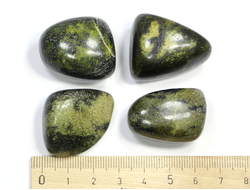 Жадеит, галтовка в ассортименте, Китай (30-35 мм, 15-25 г) №19638