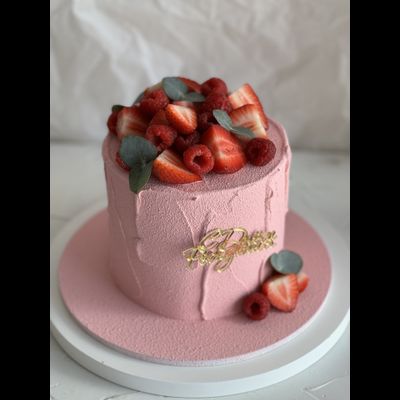 С красными ягодами и в покрытии велюром