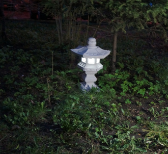 Японский фонарь из бетона