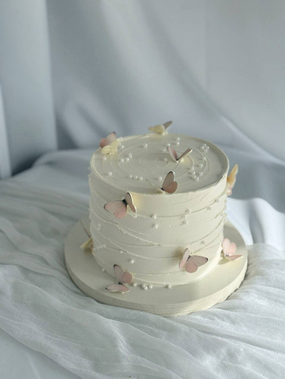 Торт с бабочками