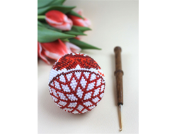 Яйцо "Красный цветок" Набор для вязания крючком с бисером от Ирины Рудевич