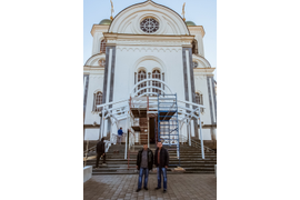 Вход в храм Александра Невского г. Краснодар